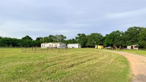 198 Railroad Dr, Mabank, TX 75156