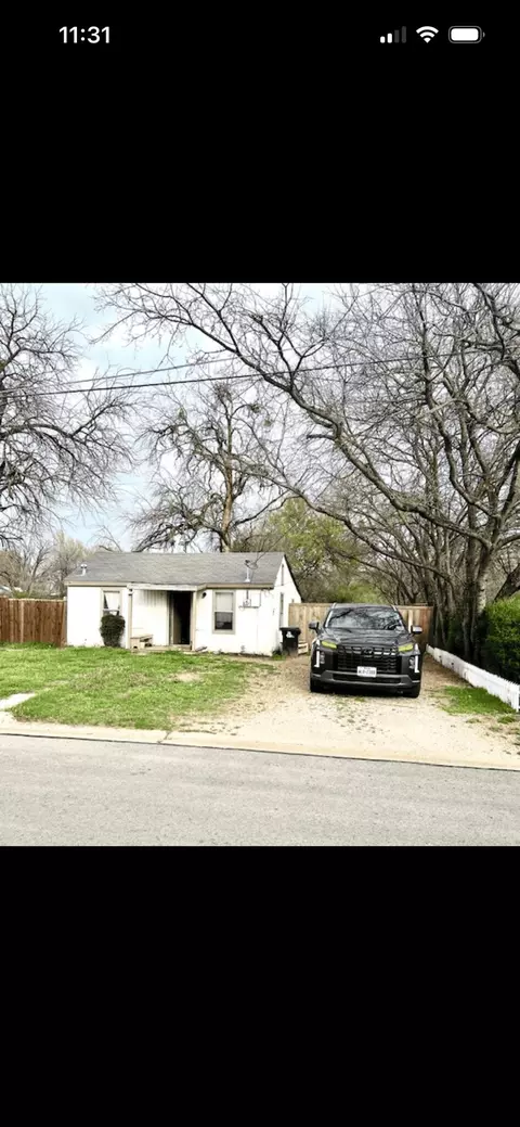 605 S Bradshaw St, Denton, TX 76205