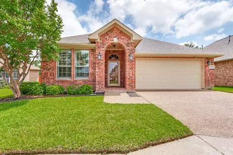 2628 Britany Cir, Bedford, TX 76022