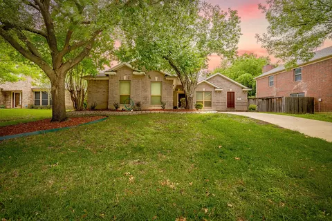 1519 Stratford Dr, Mansfield, TX 76063
