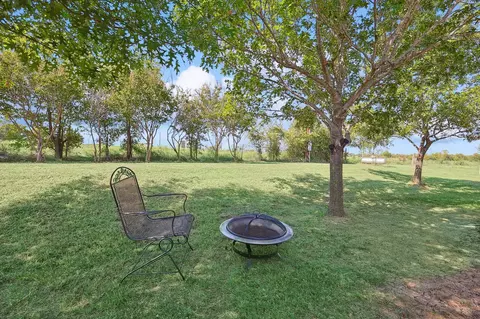 Exterior - 3289 Mitchell Rd, Krum, TX 76249 photo 7 of 8