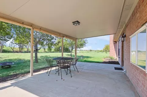 Exterior - 3289 Mitchell Rd, Krum, TX 76249 photo 5 of 8