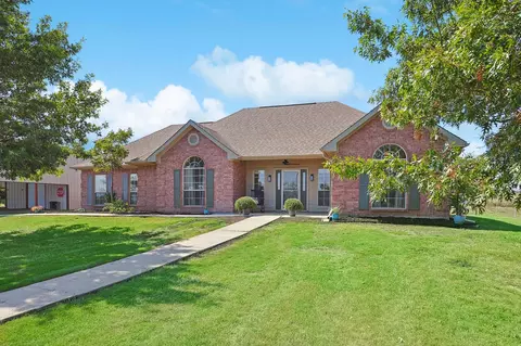 Exterior - 3289 Mitchell Rd, Krum, TX 76249 photo 1 of 8