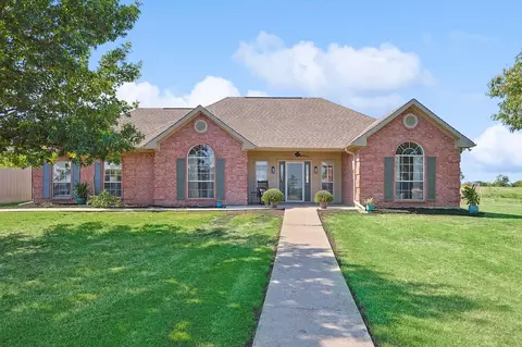 Exterior - 3289 Mitchell Rd, Krum, TX 76249 photo 2 of 8