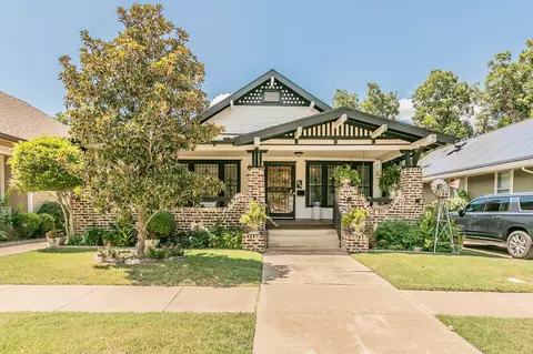 2238 College Ave, Fort Worth, TX 76110