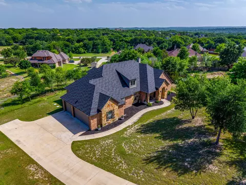 190 Ethan Dr, Hudson Oaks, TX 76087