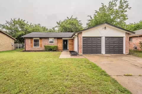 1108 Georgetown St, Arlington, TX 76015