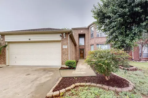 8413 Vicksburg Ln, Fort Worth, TX 76123