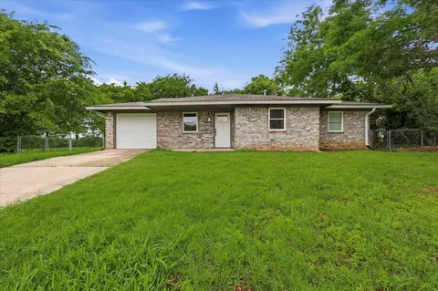 1701 Aster St, Gainesville, TX 76240