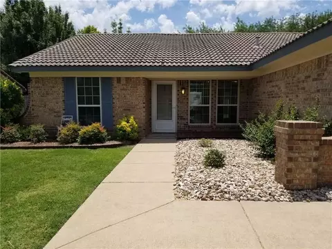 106 Iberis Ct, Arlington, TX 76018