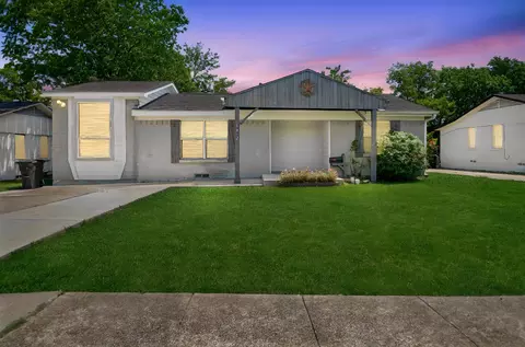 1812 Spring Lake Dr, Mesquite, TX 75149
