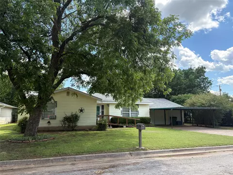 919 W College Hwy, Jacksboro, TX 76458