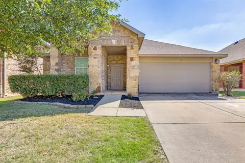 2208 Cavalry Dr, Fort Worth, TX 76177