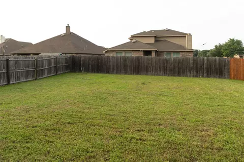 Exterior - 2000 Uvalde Dr, Forney, TX 75126 photo 3 of 3