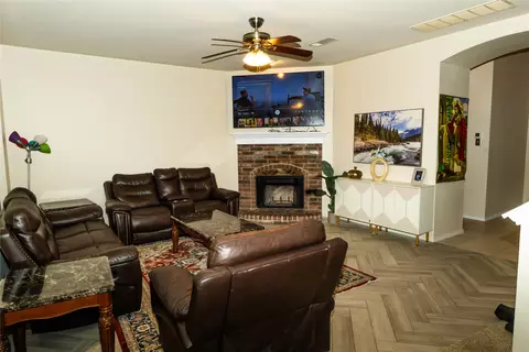 2000 Uvalde Dr, Forney, TX 75126
