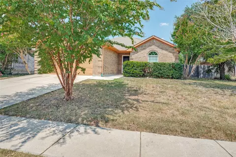 4512 Wheatland Dr, Fort Worth, TX 76179