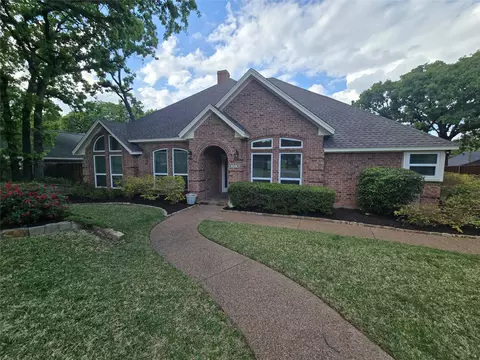 2954 Woodland Hills Dr, Grapevine, TX 76051