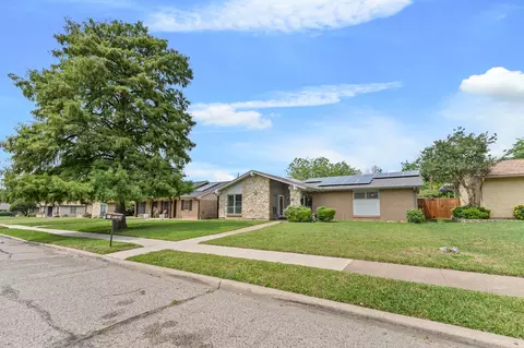 3705 Flamingo Ln, Irving, TX 75062