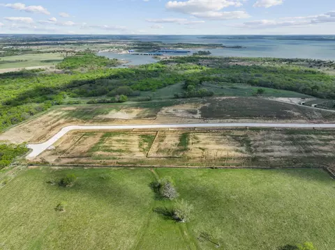 1612 Hillside Dr, Sanger, TX 76266