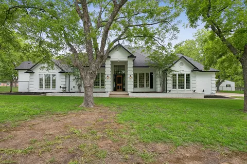 5501 Equestrian Dr, Granbury, TX 76049