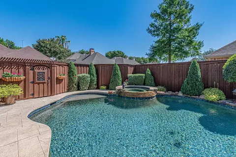 5917 New Haven Dr, Plano, TX 75093