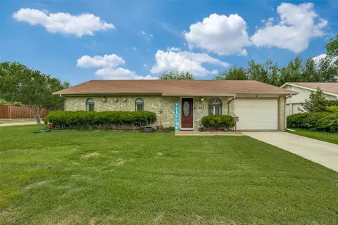 326 Independence Dr, Garland, TX 75043