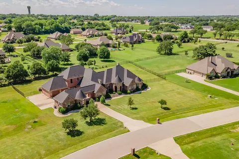 112 Diamond Rose Dr, Burleson, TX 76028