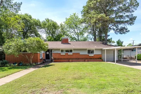 126 Varsity Cir, Arlington, TX 76013