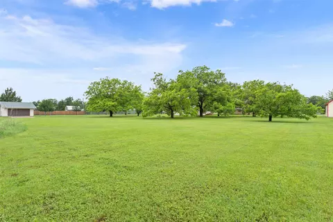 Exterior - 2416 Gary Ln, Waco, TX 76708 photo 8 of 8