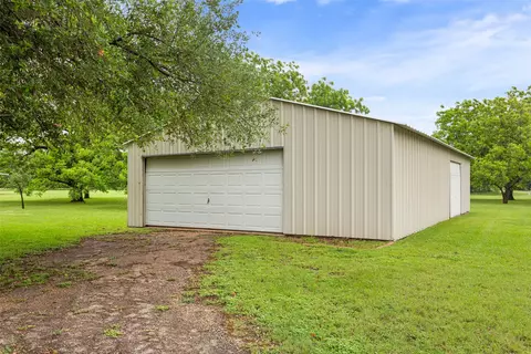 Exterior - 2416 Gary Ln, Waco, TX 76708 photo 2 of 8