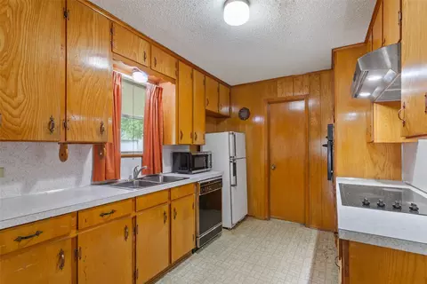 Kitchen - 2416 Gary Ln, Waco, TX 76708 photo 1 of 4