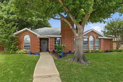 810 Sylvan Creek Dr, Lewisville, TX 75067
