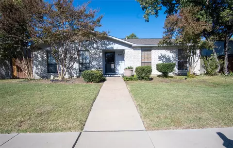 829 Cambridge Dr, Plano, TX 75023