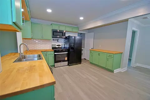 Kitchen - 104 Orr St, Sarepta, LA 71071 photo 3 of 3