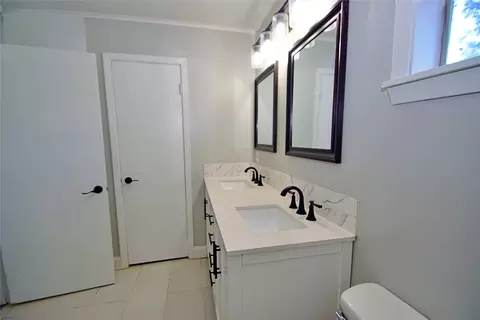 Bath - 104 Orr St, Sarepta, LA 71071 photo 1 of 3