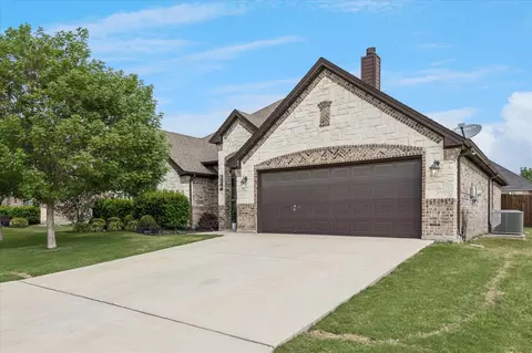 124 Camouflage Cir, Willow Park, TX 76008