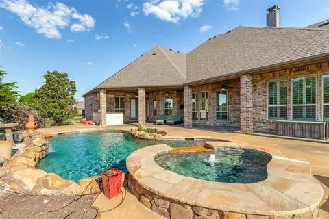 2110 Claremont Dr, Lucas, TX 75002