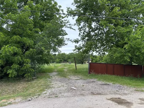 4621 Lake Park Dr, The Colony, TX 75056