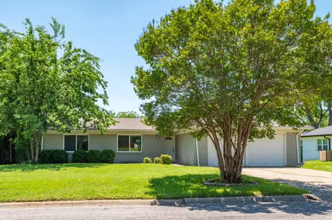 7024 Shauna Dr, North Richland Hills, TX 76180