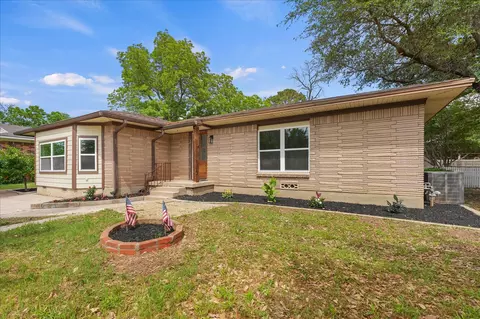 2002 Shawnee St, Denton, TX 76209