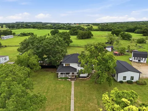 2182 Sunflower Rd, Paradise, TX 76073