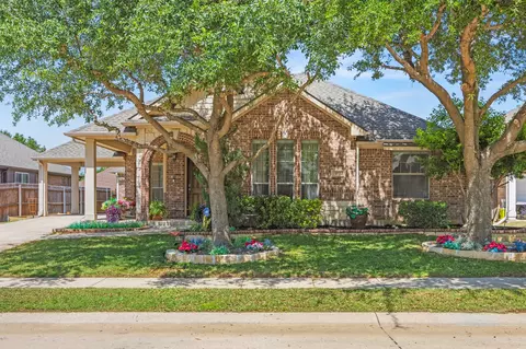 1117 Ponderosa Dr, Aubrey, TX 76227