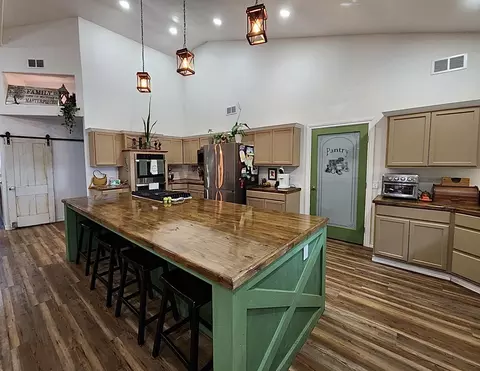 2055 Highway 589, Sidney, TX 76474
