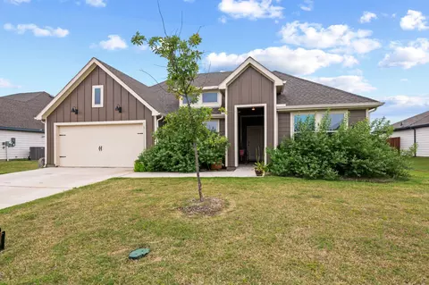 943 Buttercup Dr, Pilot Point, TX 76258