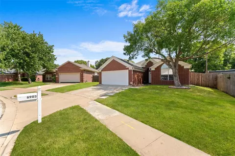 6903 Hawaii Ln, Arlington, TX 76016