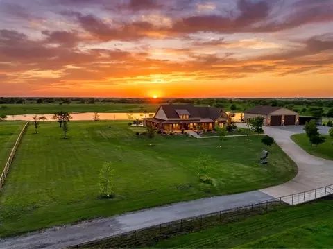 501 Alsdorf Rd, Ennis, TX 75119