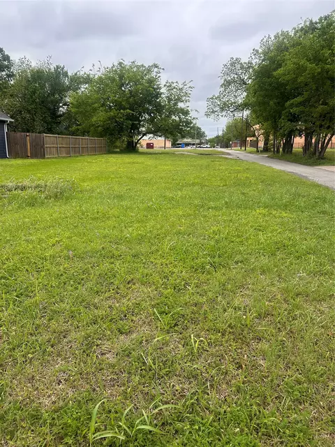 720 S Montgomery St, Sherman, TX 75090
