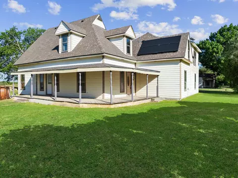 700 Harrel Ave, Bynum, TX 76631