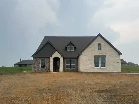 707 Water Side Dr, Van Alstyne, TX 75495