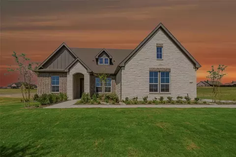 707 Water Side Dr, Van Alstyne, TX 75495